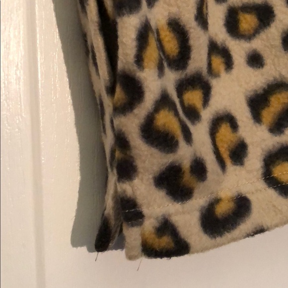 UNISEX UO FLEECE LEOPARD HOODED PULLOVER - Picture 11 of 15